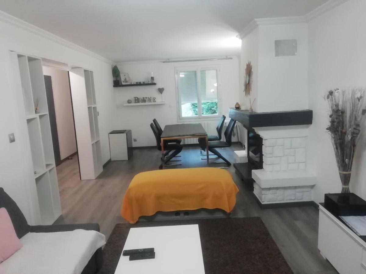 Holiday home Disneyland/paris 1 A10 Personnes Climatisee Pontault-Combault
